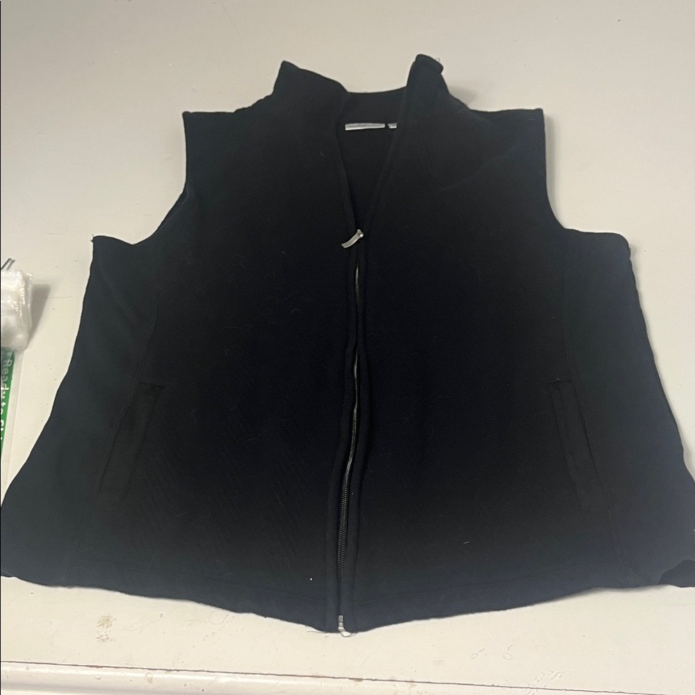 Croft & Barrow Medium Black Zip Up Sleeveless Vest